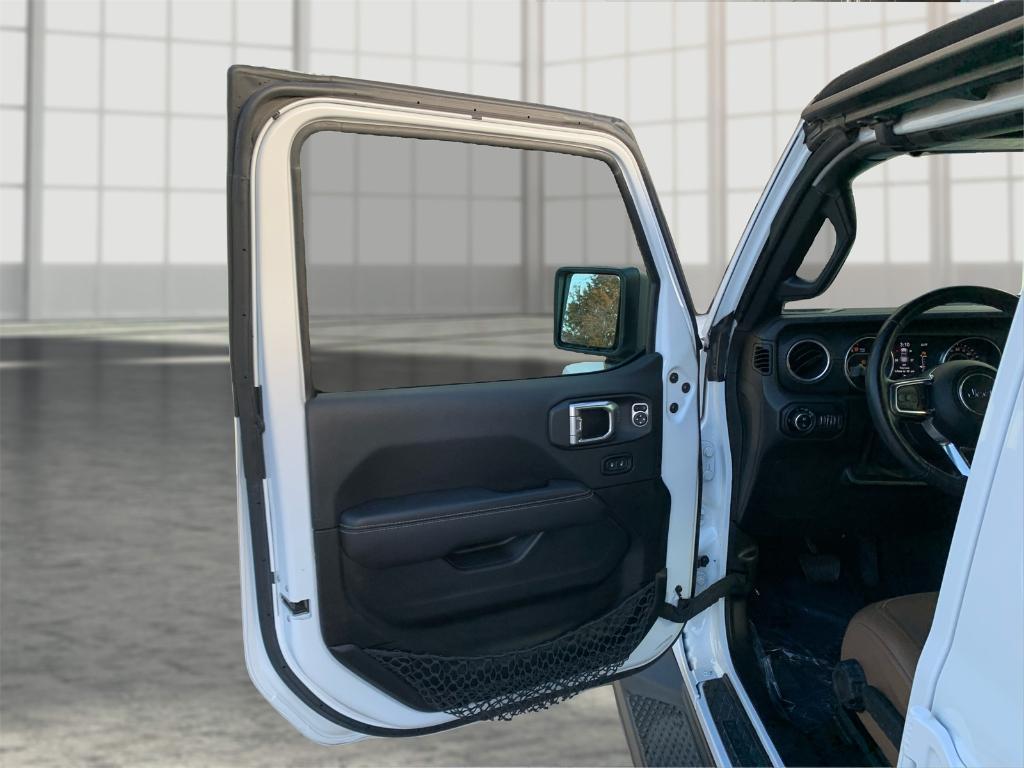 used 2022 Jeep Gladiator car, priced at $30,631