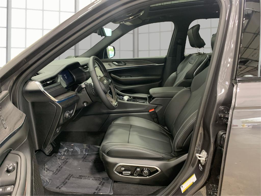 used 2025 Jeep Grand Cherokee L car, priced at $55,006