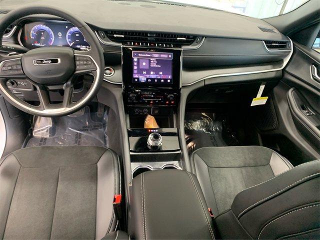 new 2025 Jeep Grand Cherokee car, priced at $41,898