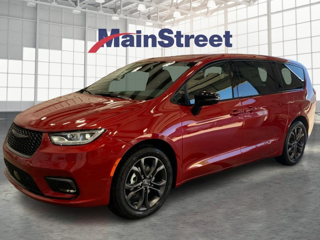 new 2026 Chrysler Pacifica car, priced at $43,005