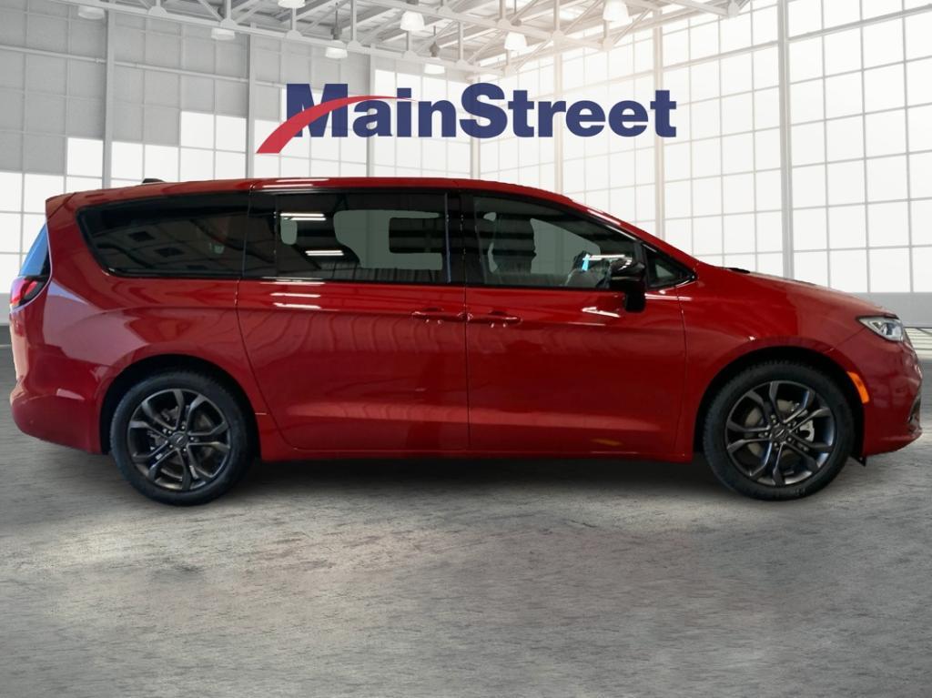 new 2026 Chrysler Pacifica car, priced at $41,255