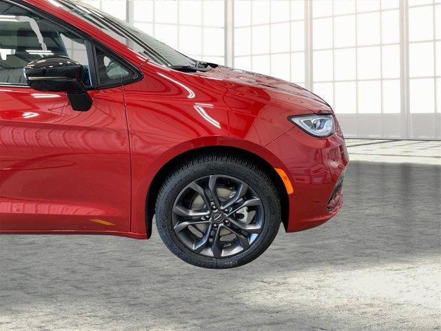 new 2026 Chrysler Pacifica car, priced at $43,005