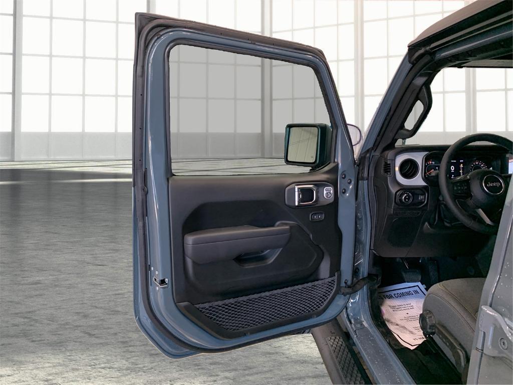 new 2025 Jeep Gladiator car, priced at $44,812