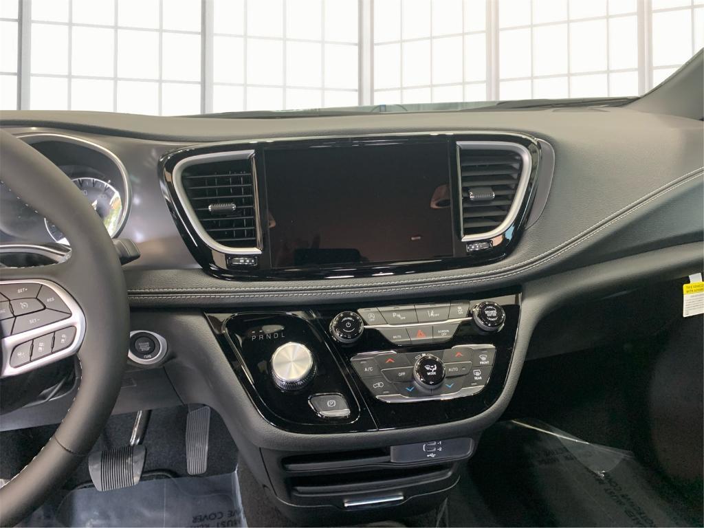 new 2026 Chrysler Pacifica car, priced at $40,773