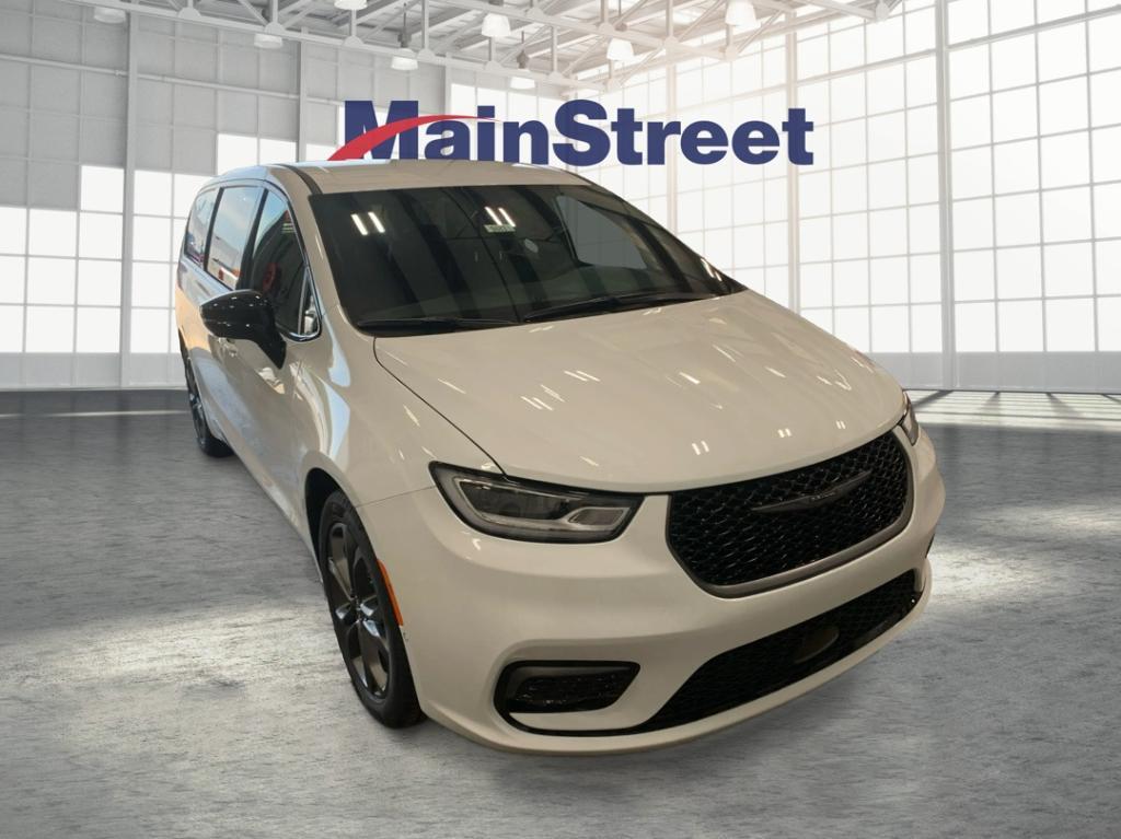 new 2026 Chrysler Pacifica car, priced at $40,773