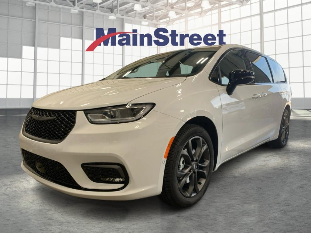 new 2026 Chrysler Pacifica car, priced at $40,773