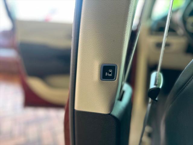 used 2021 Chrysler Pacifica Hybrid car, priced at $17,980