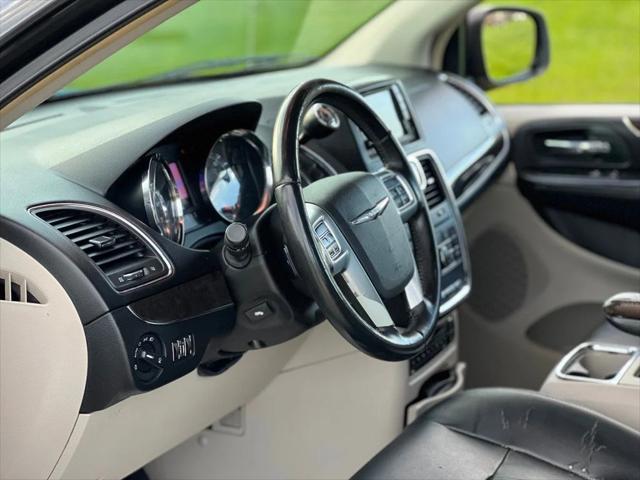 used 2011 Chrysler Town & Country car