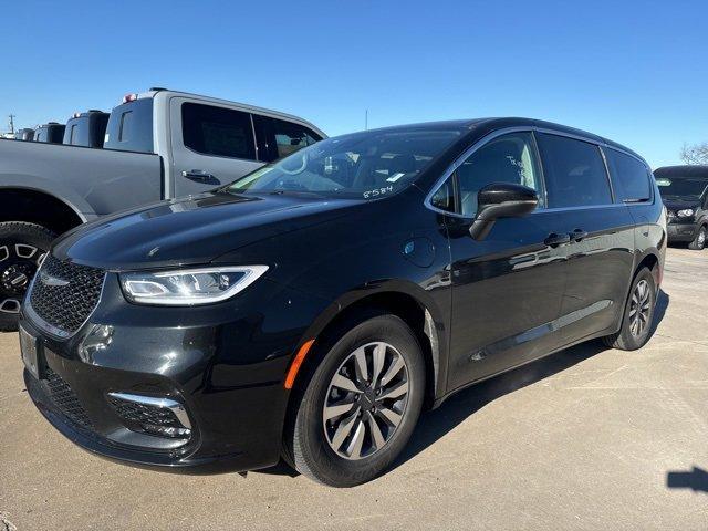 used 2023 Chrysler Pacifica Hybrid car, priced at $23,800