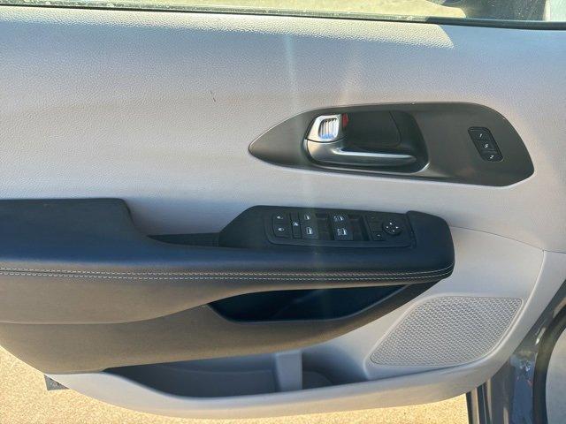 used 2023 Chrysler Pacifica car, priced at $23,400