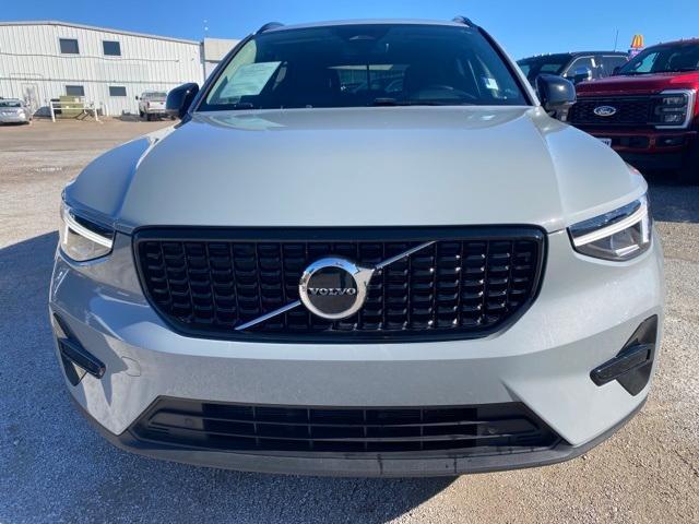 used 2024 Volvo XC40 car, priced at $33,400