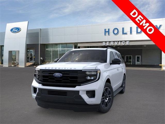 new 2025 Ford Expedition car, priced at $62,995