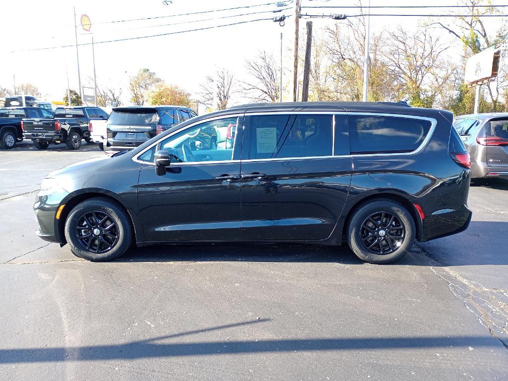 used 2022 Chrysler Pacifica car, priced at $25,995