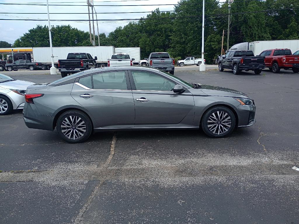 used 2023 Nissan Altima car, priced at $22,995