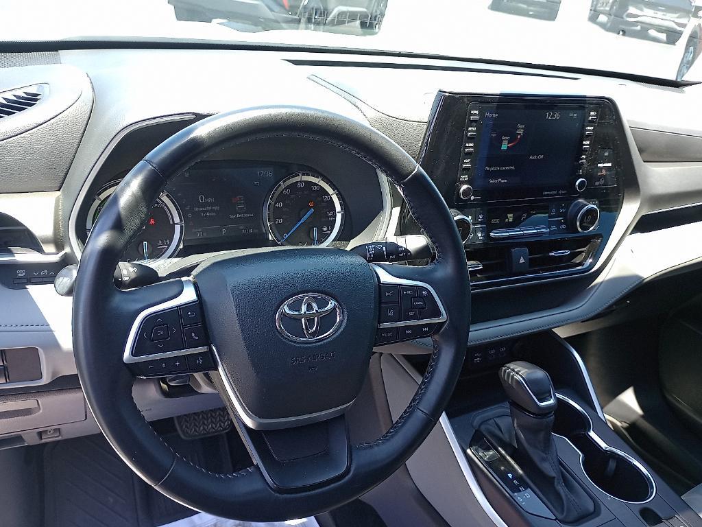 used 2022 Toyota Highlander Hybrid car