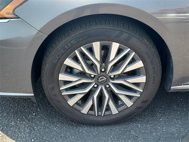 used 2024 Nissan Altima car, priced at $24,612