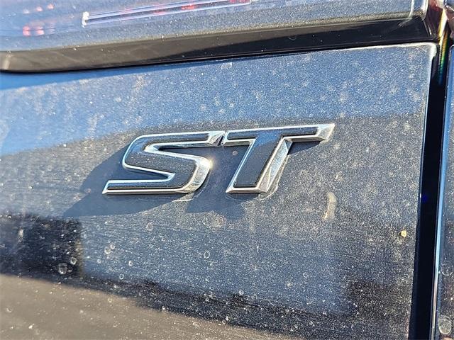 used 2023 Buick Envision car, priced at $26,294