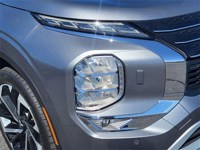 used 2024 Mitsubishi Outlander car, priced at $27,204