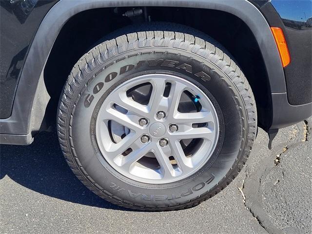 used 2023 Jeep Grand Cherokee car, priced at $28,497