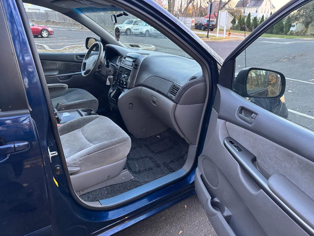 used 2006 Toyota Sienna car, priced at $4,995