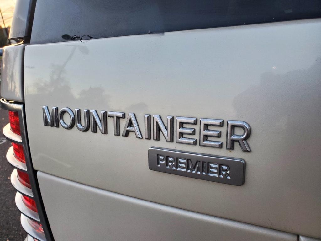 used 2005 Mercury Mountaineer car, priced at $3,595