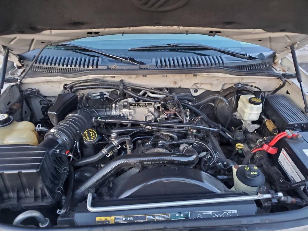 used 2005 Mercury Mountaineer car, priced at $3,595