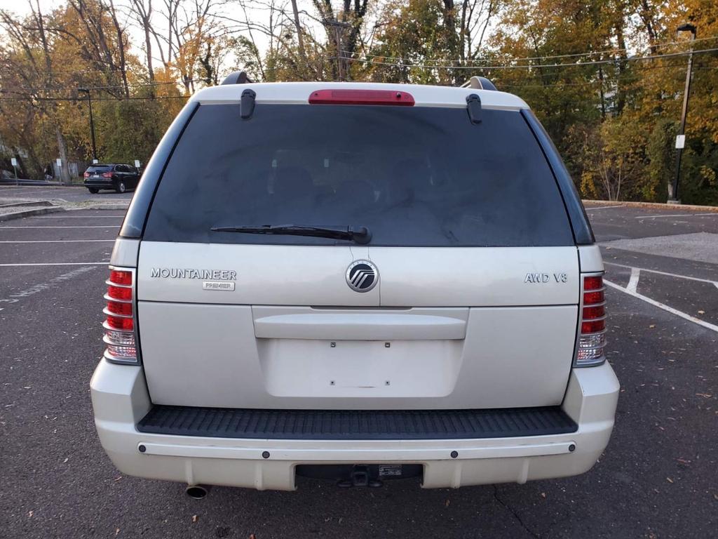 used 2005 Mercury Mountaineer car, priced at $3,595