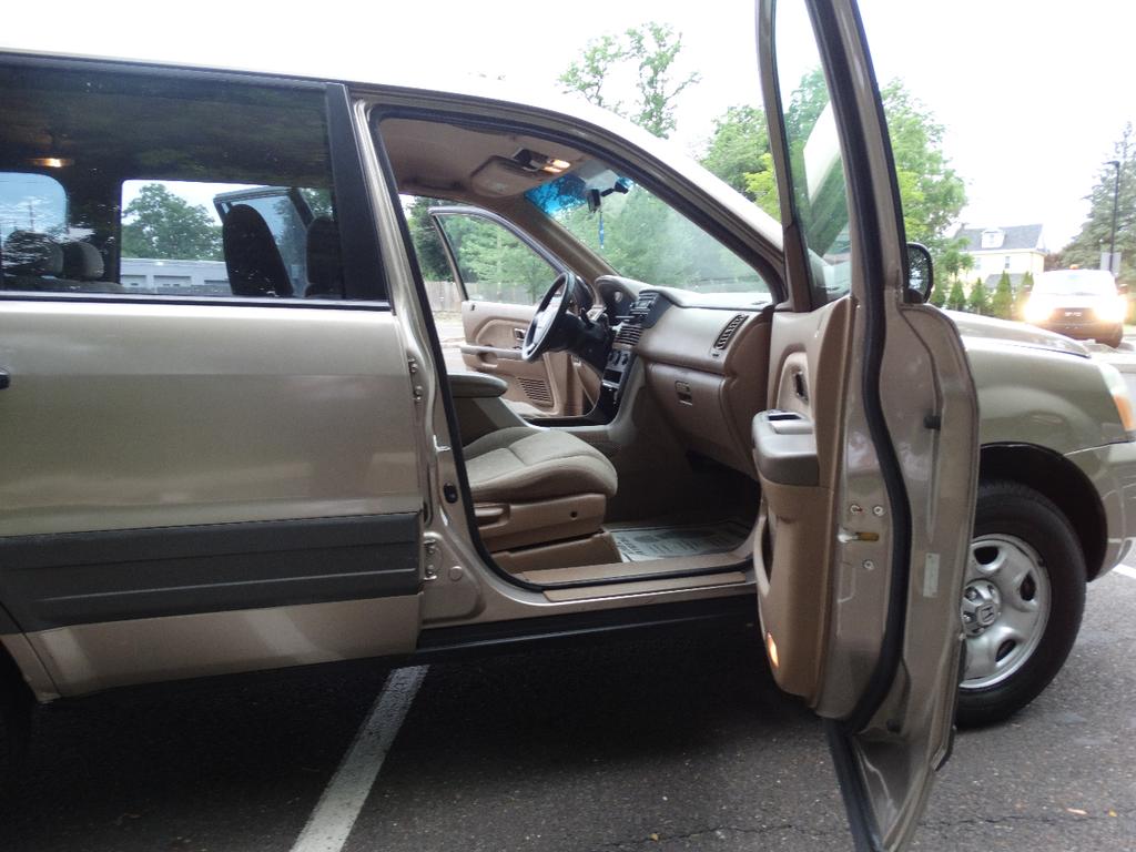 used 2004 Honda Pilot car, priced at $3,595