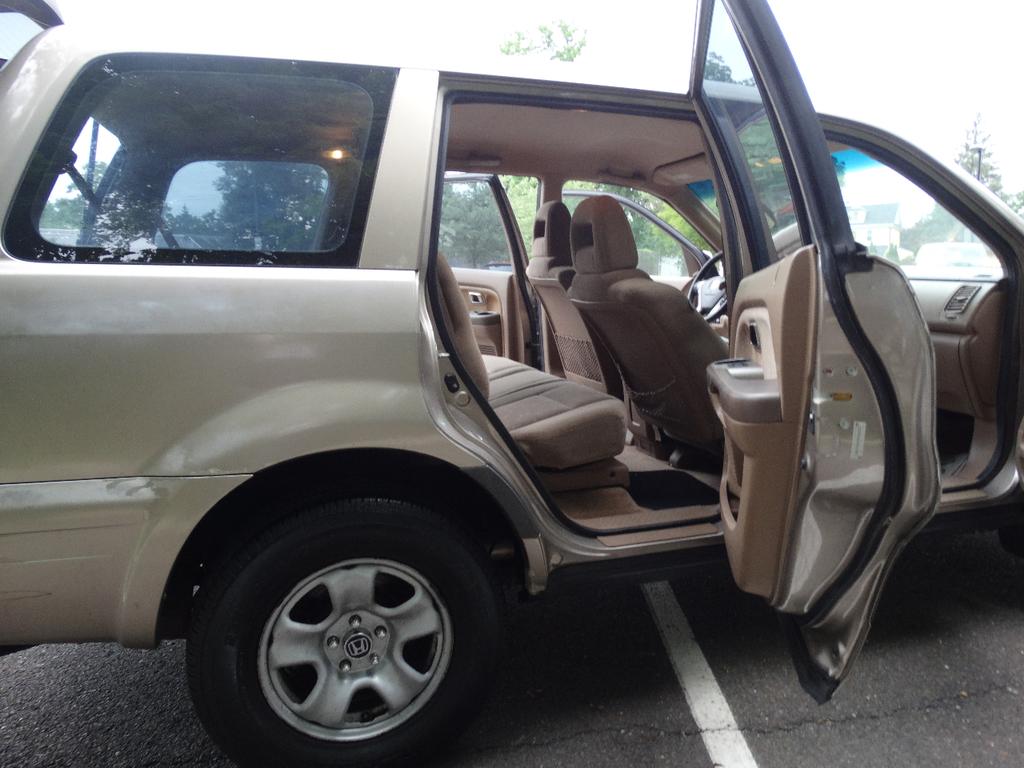 used 2004 Honda Pilot car, priced at $3,595