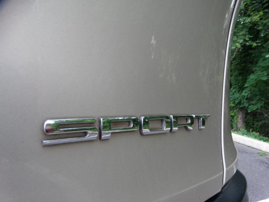 used 2015 Jeep Cherokee car, priced at $5,095