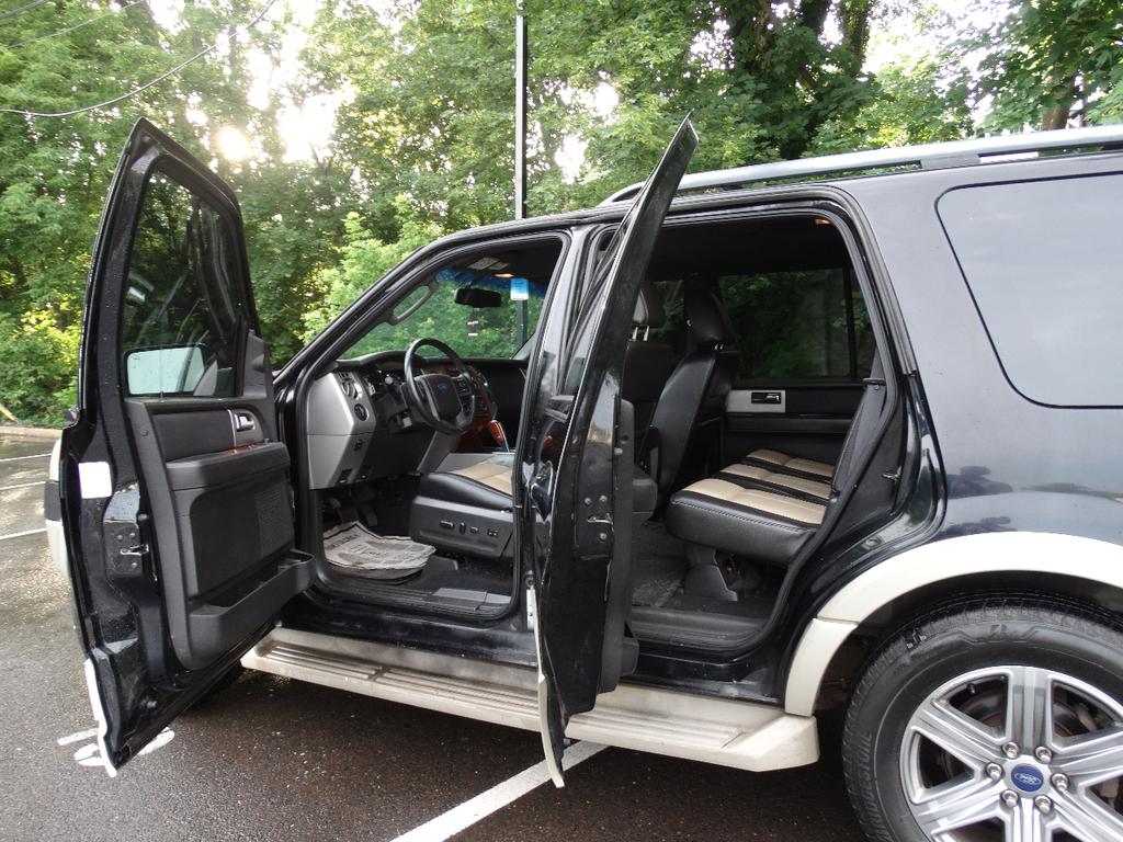 used 2009 Ford Expedition car, priced at $5,095