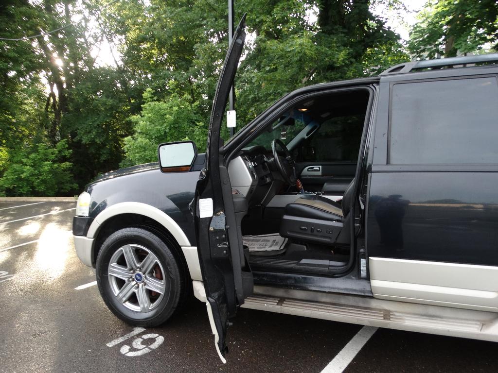 used 2009 Ford Expedition car, priced at $5,095