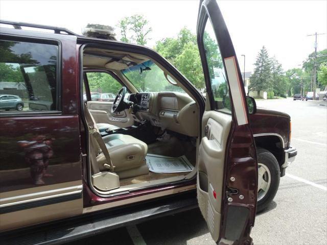 used 1997 GMC Suburban car, priced at $3,595