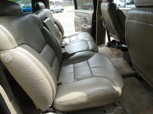 used 1997 GMC Suburban car, priced at $3,395