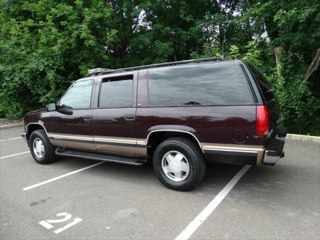 used 1997 GMC Suburban car, priced at $3,395