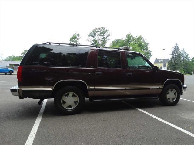 used 1997 GMC Suburban car, priced at $3,595