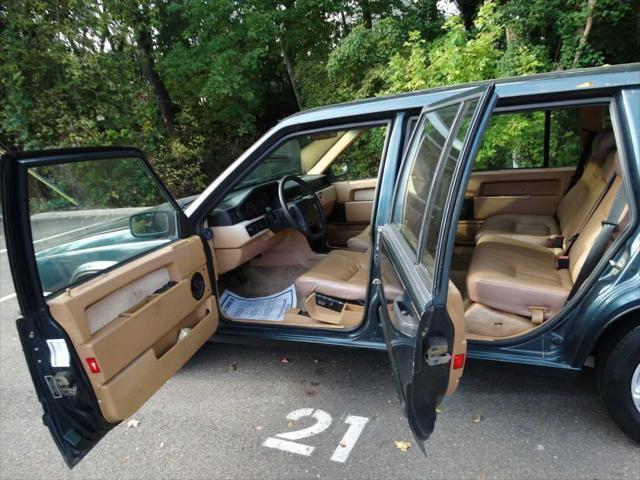 used 1995 Volvo 940 car, priced at $2,595