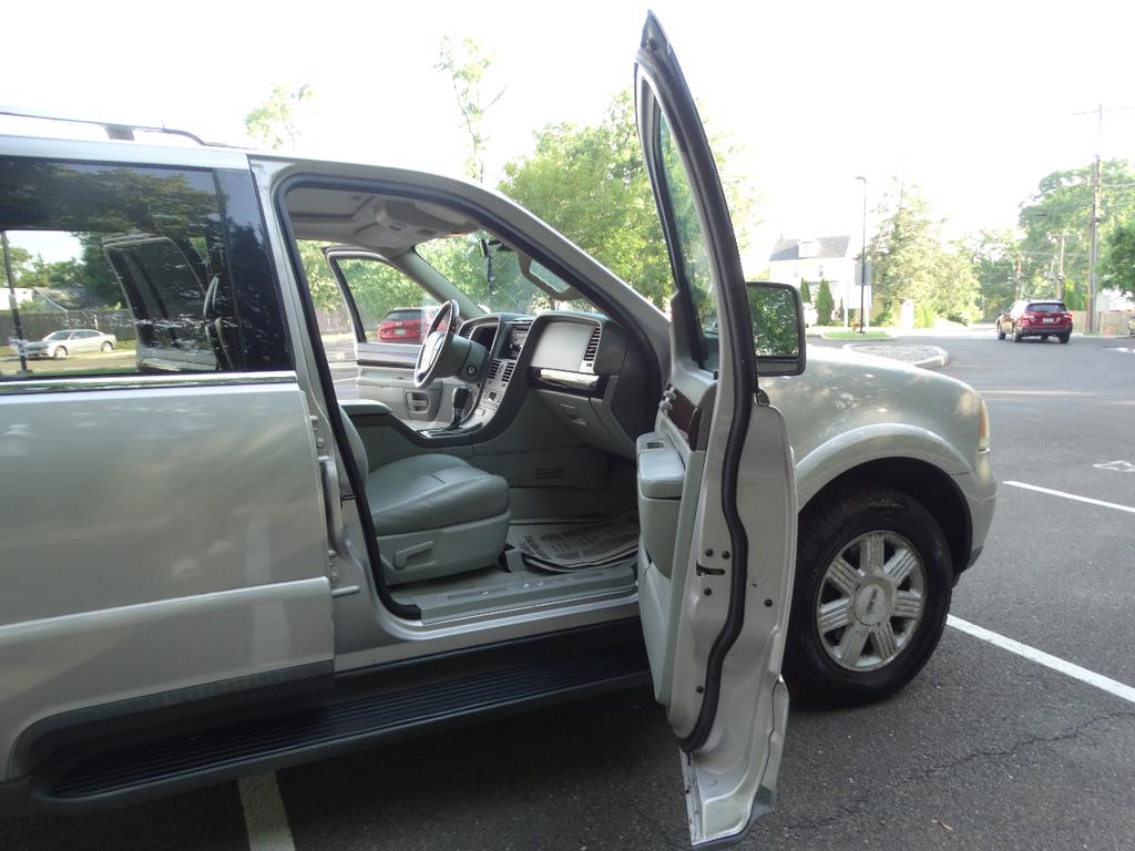 used 2003 Lincoln Aviator car, priced at $3,595