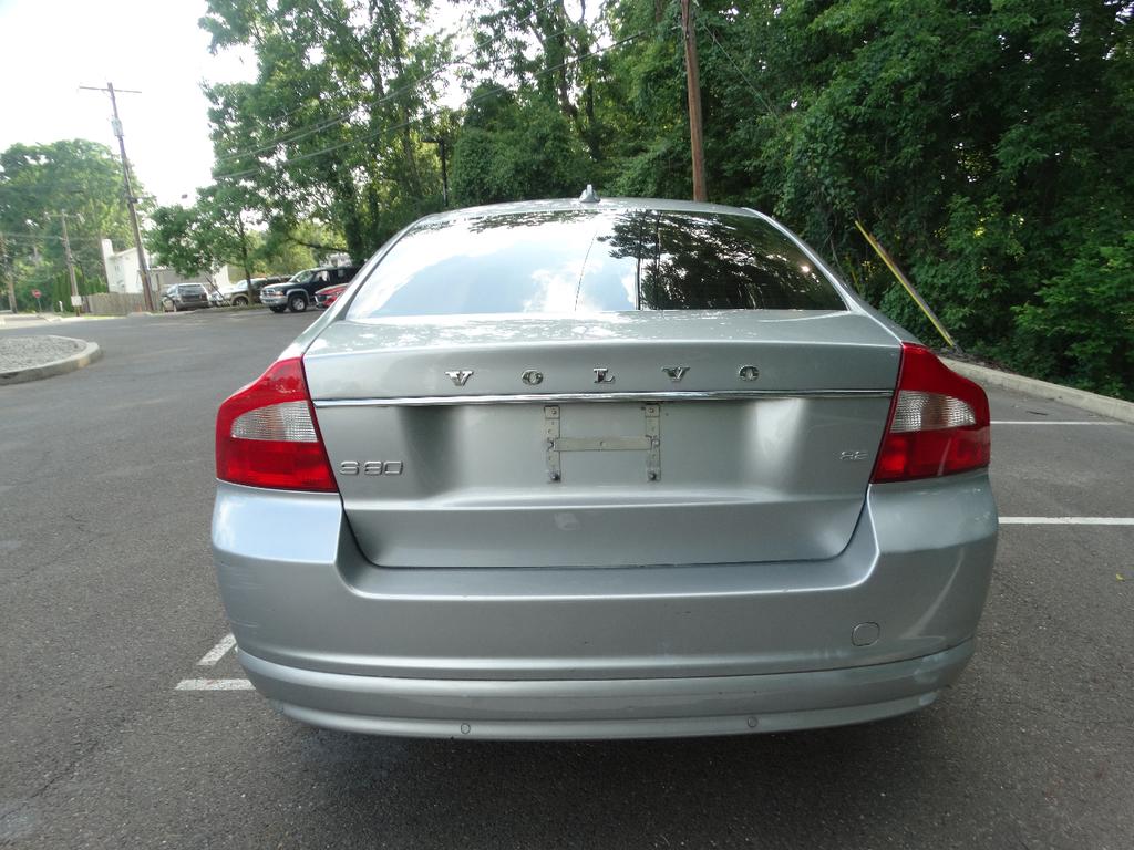 used 2009 Volvo S80 car, priced at $5,095