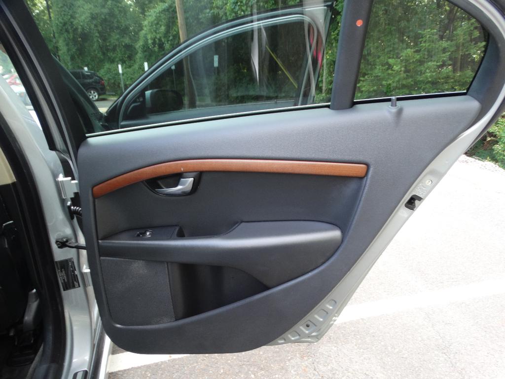 used 2009 Volvo S80 car, priced at $5,095