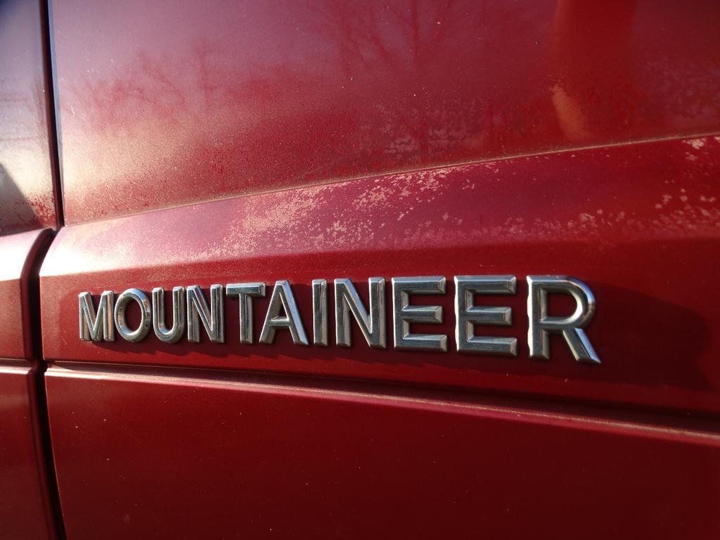 used 2008 Mercury Mountaineer car, priced at $2,595