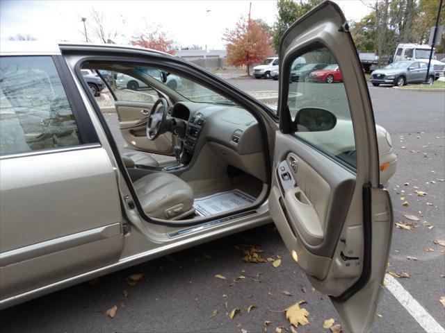 used 2001 INFINITI I30 car, priced at $2,095