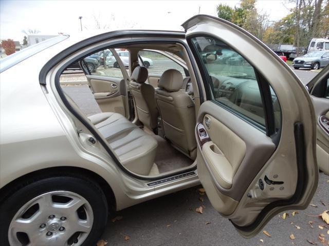 used 2001 INFINITI I30 car, priced at $2,095