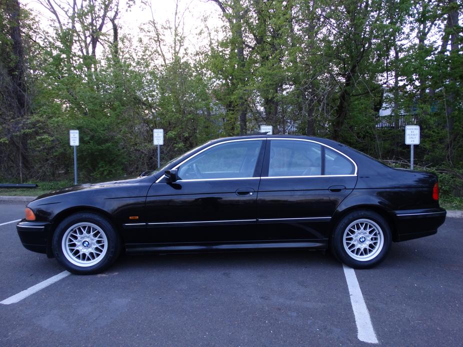 used 2000 BMW 528 car, priced at $3,995