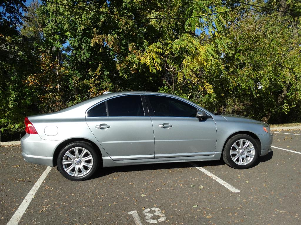 used 2009 Volvo S80 car, priced at $5,095
