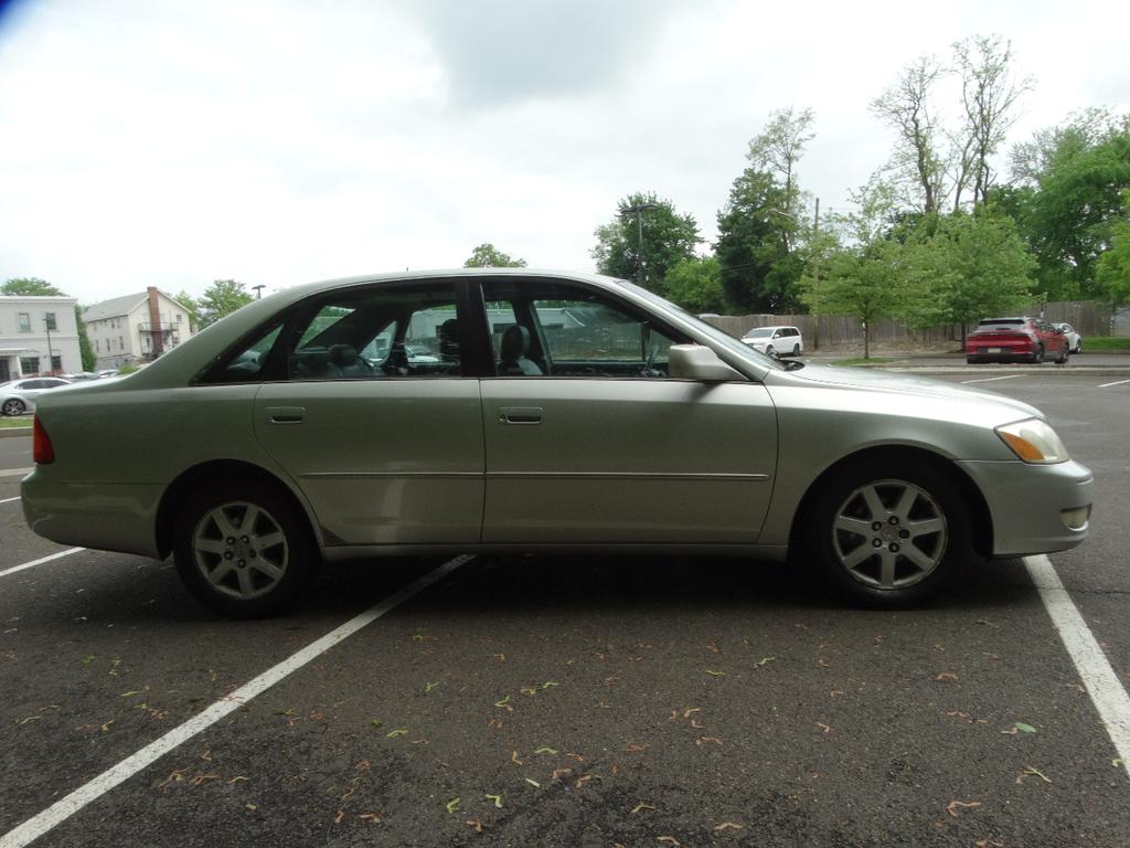 used 2000 Toyota Avalon car, priced at $3,595