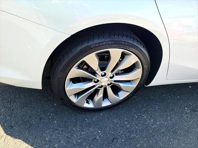 used 2018 Chevrolet Malibu car, priced at $25,044