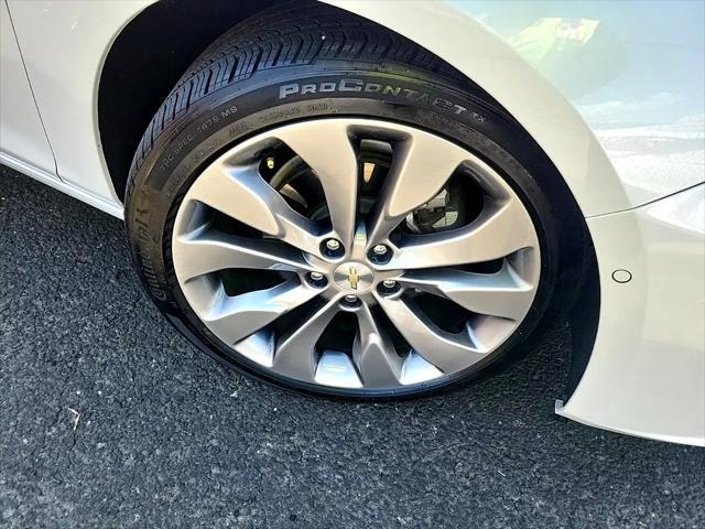 used 2018 Chevrolet Malibu car, priced at $25,044