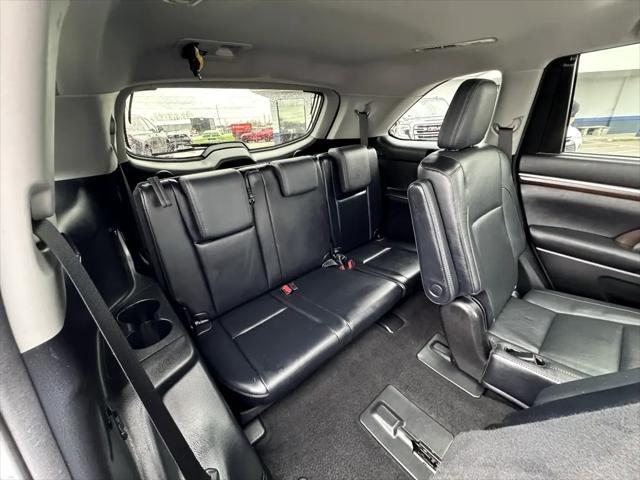 used 2016 Toyota Highlander car, priced at $27,344