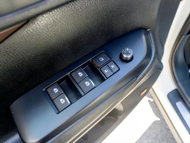 used 2016 Toyota Highlander car, priced at $26,844